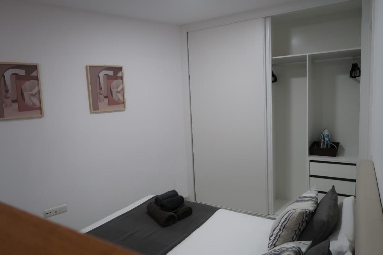 J & E Malaga Center Apartamentos Bagian luar foto
