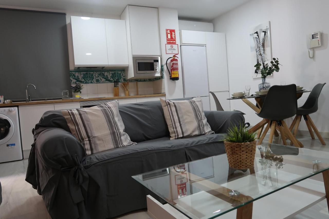J & E Malaga Center Apartamentos Bagian luar foto