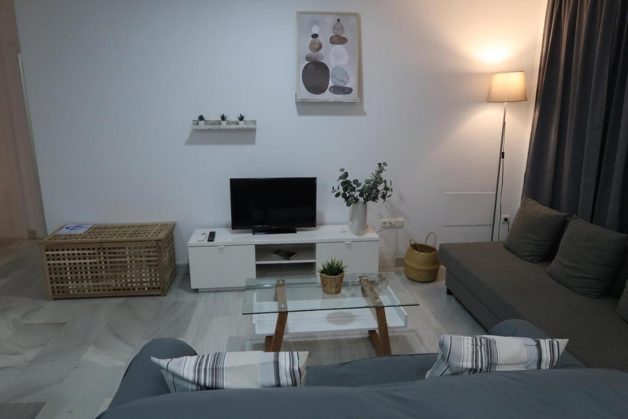 J & E Malaga Center Apartamentos Bagian luar foto