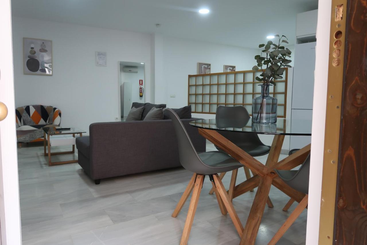 J & E Malaga Center Apartamentos Bagian luar foto