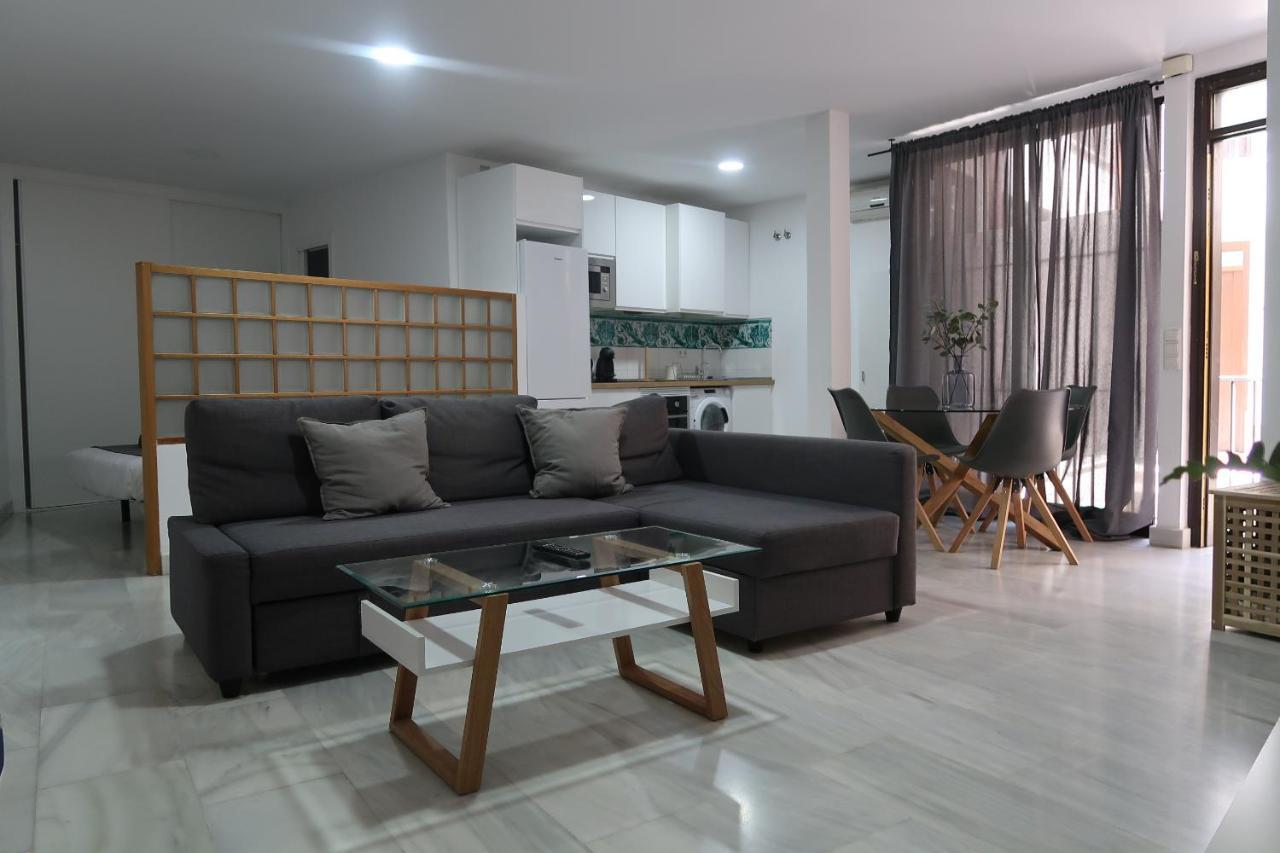 J & E Malaga Center Apartamentos Bagian luar foto