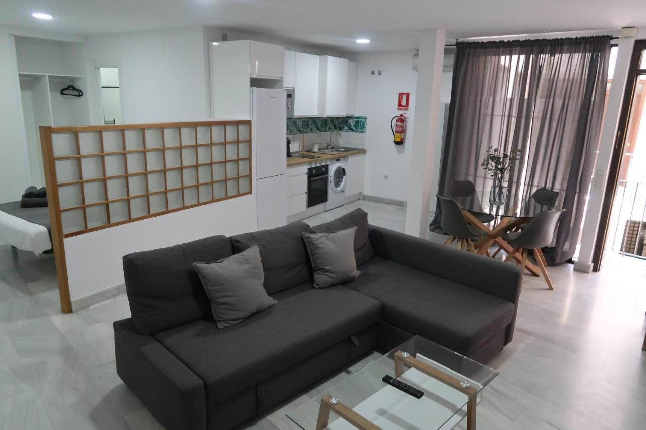 J & E Malaga Center Apartamentos Bagian luar foto