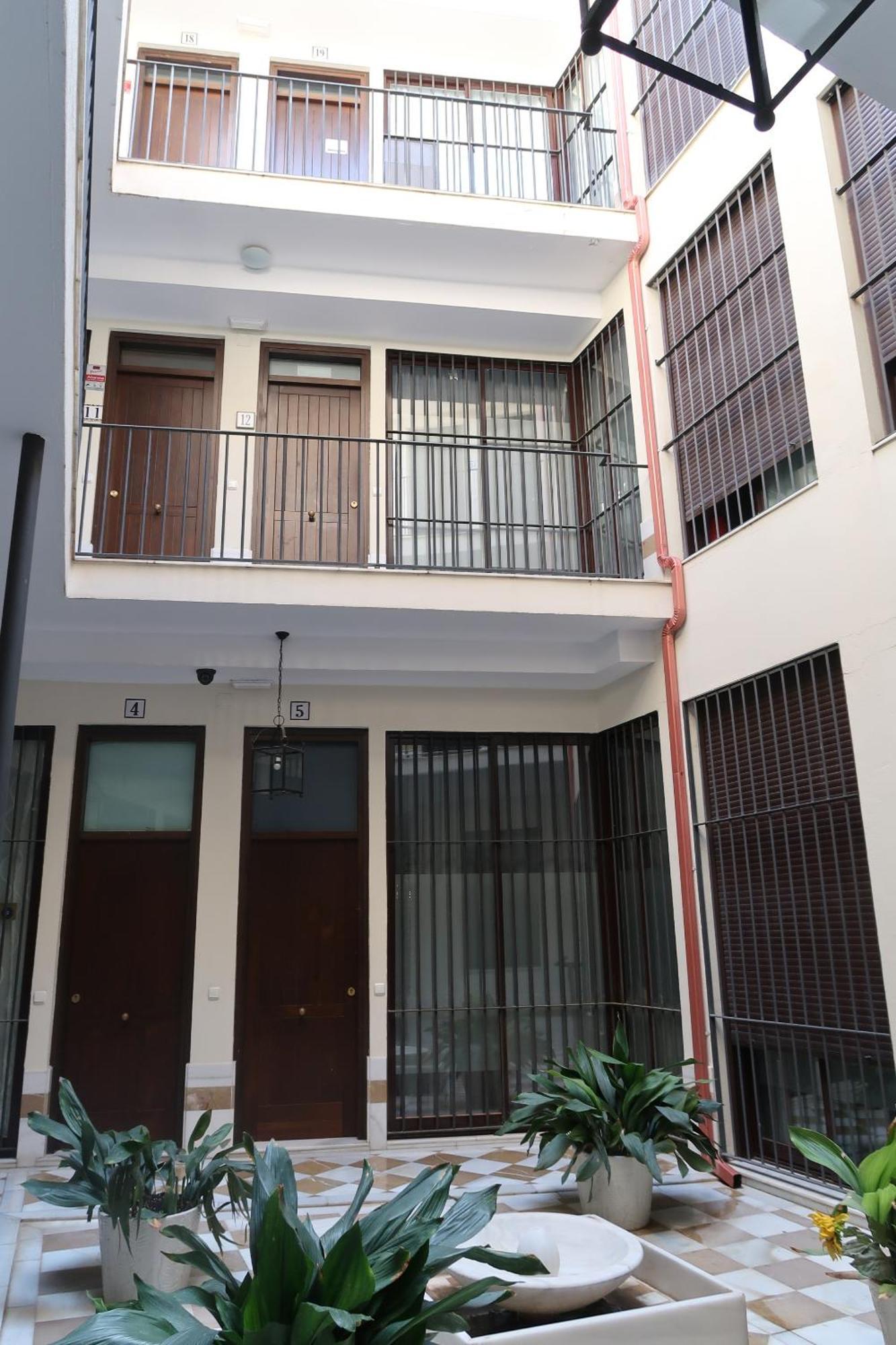 J & E Malaga Center Apartamentos Bagian luar foto